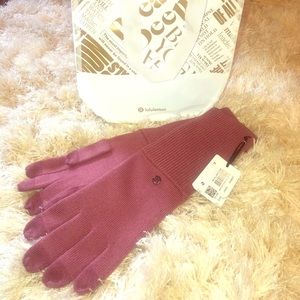 Lululemon Scroll On Knit Gloves
